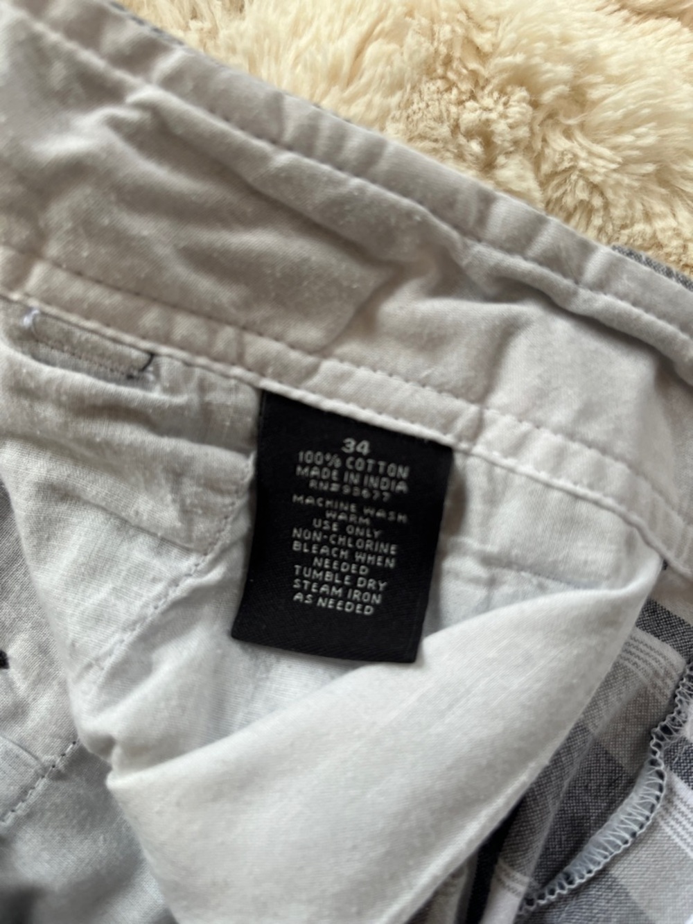 jf j.ferrar Men's Black & White Plaid Flat Front Shorts - Picture 3 of 6